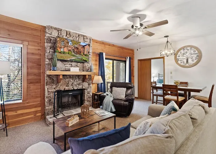Beautiful Seven Springs- 2 Bed, 2 Bath Condo
