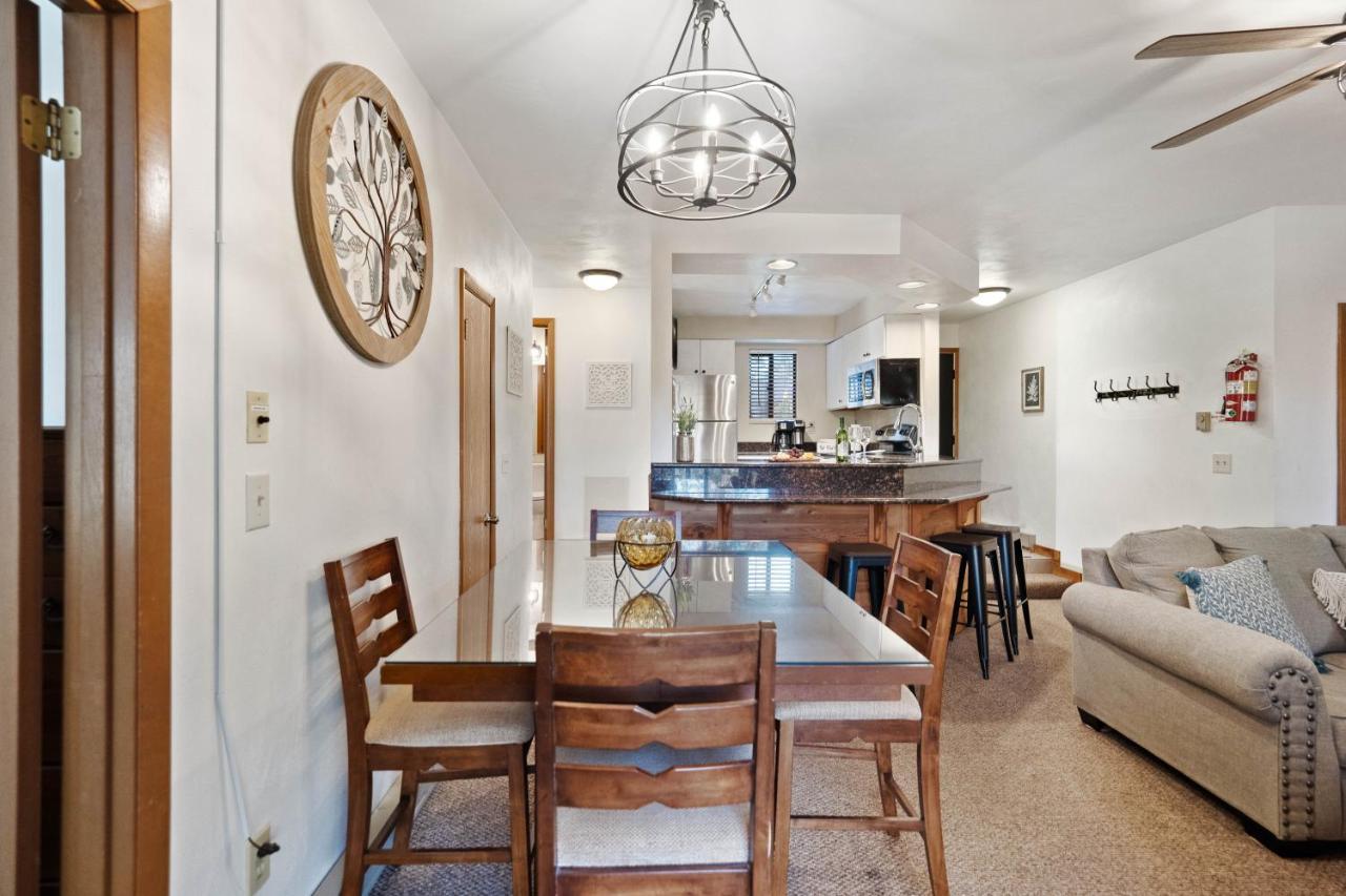 Beautiful Seven Springs- 2 Bed, 2 Bath *