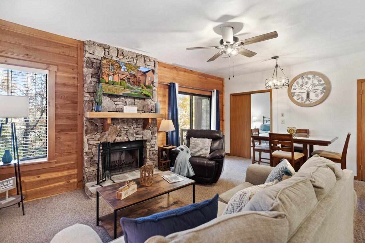 Apartment Beautiful Seven Springs- 2 Bed, 2 Bath *