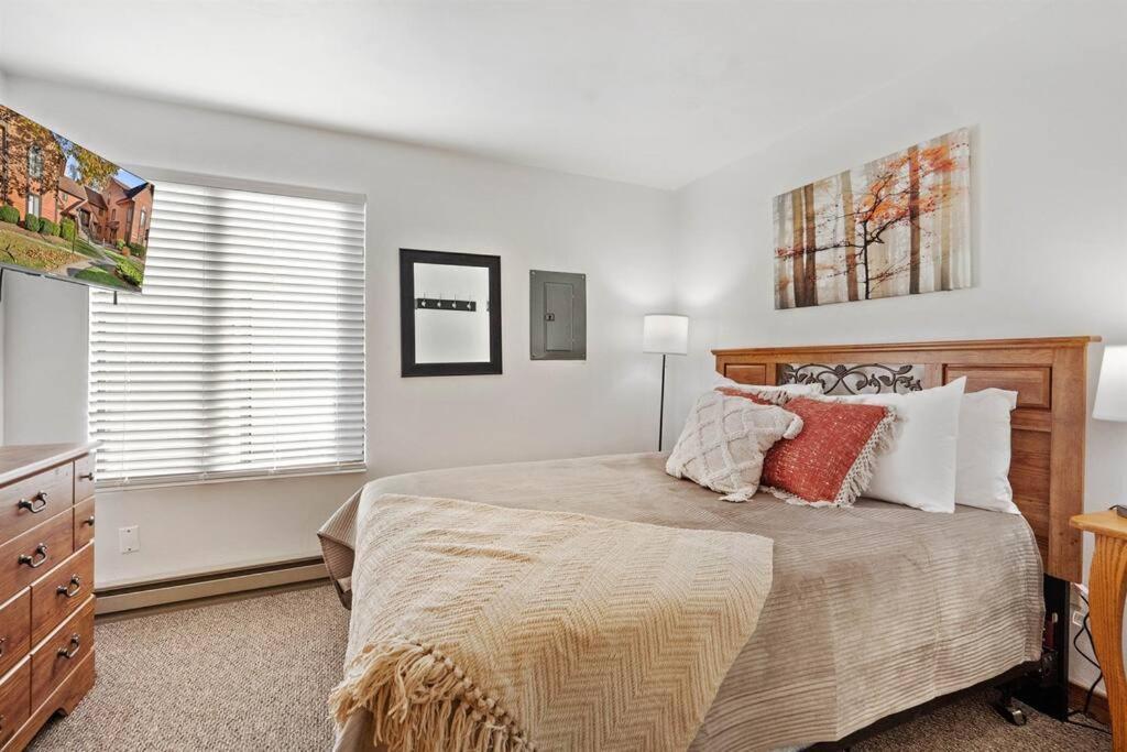 Beautiful Seven Springs- 2 Bed, 2 Bath Champion