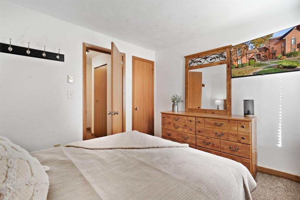 Beautiful Seven Springs- 2 Bed, 2 Bath